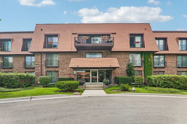 3950 Dundee Road 203, Northbrook, IL 60062