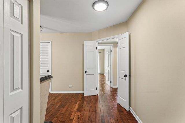 3950 Dundee Road 203, Northbrook, IL 60062
