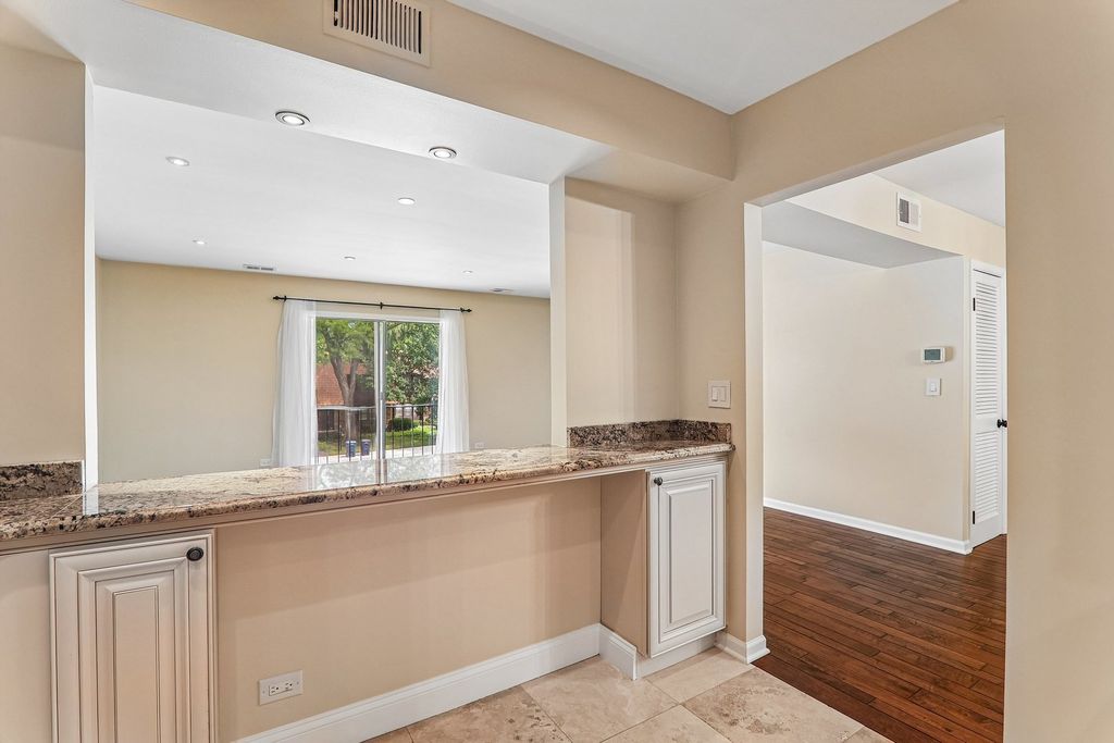 3950 Dundee Road 203, Northbrook, IL 60062 — photo 5