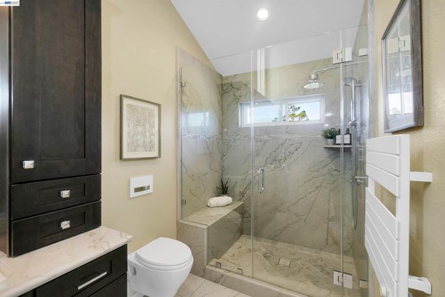 5922 Charter Oaks Dr, Castro Valley, CA 94552