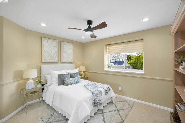 5922 Charter Oaks Dr, Castro Valley, CA 94552
