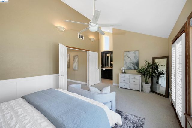 5922 Charter Oaks Dr, Castro Valley, CA 94552