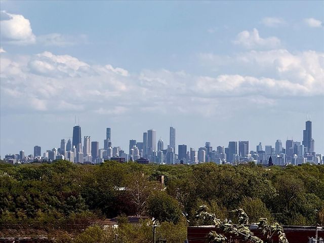 6833 N Kedzie Avenue 701, Chicago, IL 60645