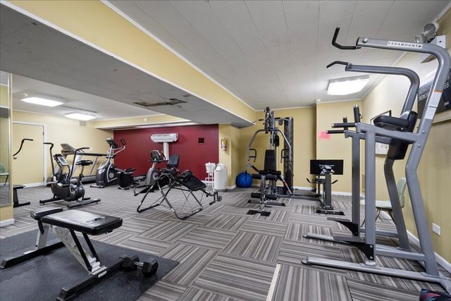 6833 N Kedzie Avenue 701, Chicago, IL 60645
