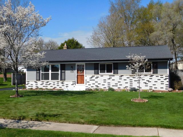 309 Judge DRIVE, Saukville, WI 53080