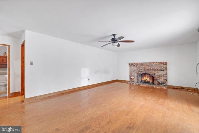 9 WHIPPLE WAY, Sewell, NJ 08080