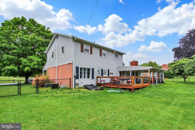 9277 MEADOWBROOK DR, Waynesboro, PA 17268
