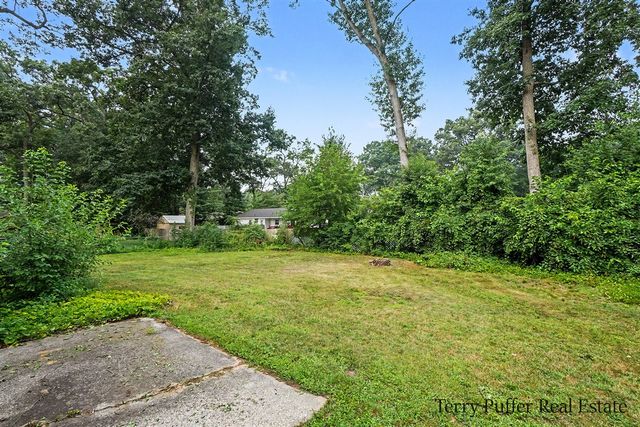 1107 Lancelot Drive, Muskegon, MI 49445