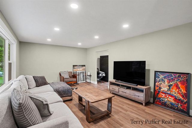 1107 Lancelot Drive, Muskegon, MI 49445