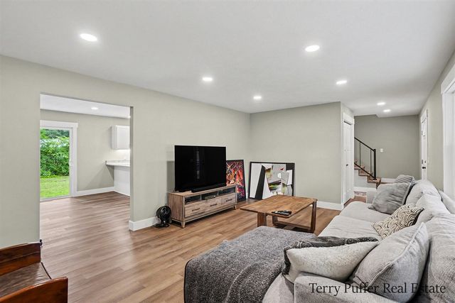 1107 Lancelot Drive, Muskegon, MI 49445
