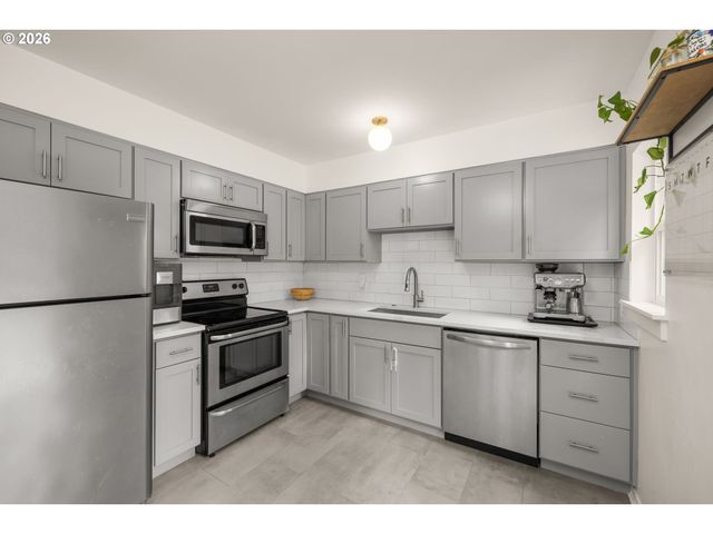 9880 Sw 80TH Ave, Portland, OR 97223