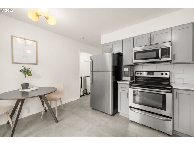 9880 Sw 80TH Ave, Portland, OR 97223