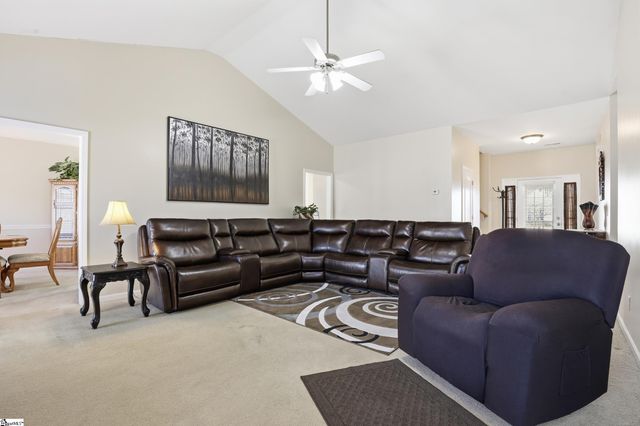 124 Ashington Drive, Simpsonville, SC 29680