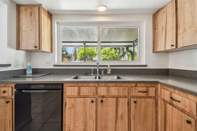 6107 OAK FERN COURT, Temple Terrace, FL 33617