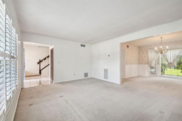 6107 OAK FERN COURT, Temple Terrace, FL 33617