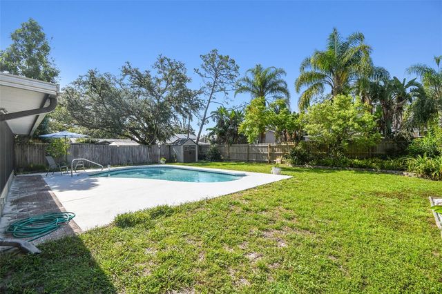 6107 OAK FERN COURT, Temple Terrace, FL 33617