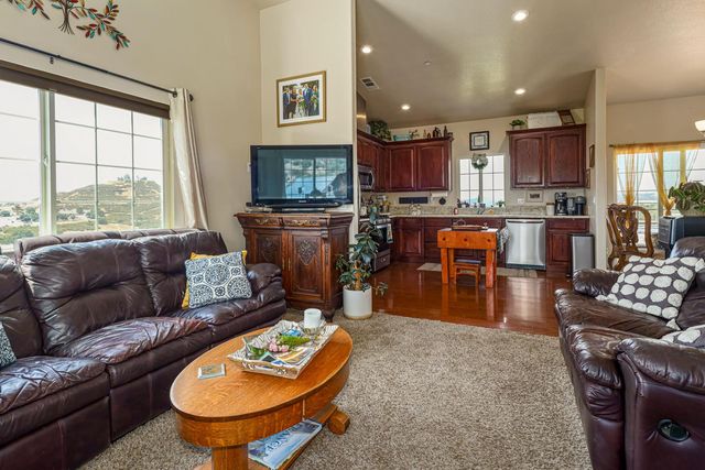 3049 Patriot Way, Valley Springs, CA 95252