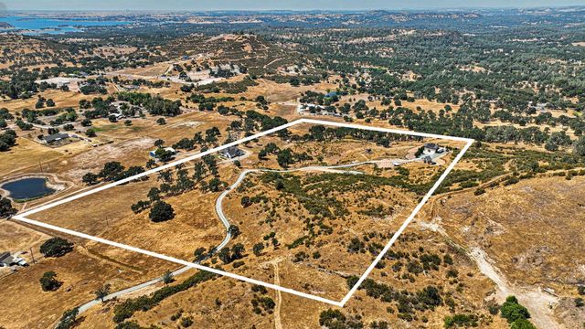 3049 Patriot Way, Valley Springs, CA 95252