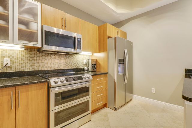 600 S Dixie Highway 405, West Palm Beach, FL 33401