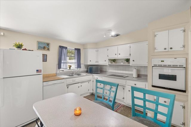 1595 HOWARD PLACE A & B, Largo, FL 33770