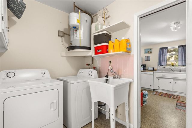 1595 HOWARD PLACE A & B, Largo, FL 33770