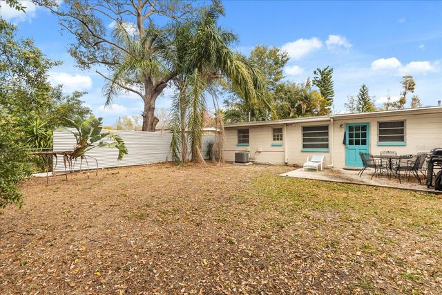 1595 HOWARD PLACE A & B, Largo, FL 33770