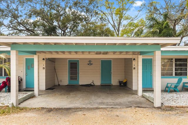 1595 HOWARD PLACE A & B, Largo, FL 33770