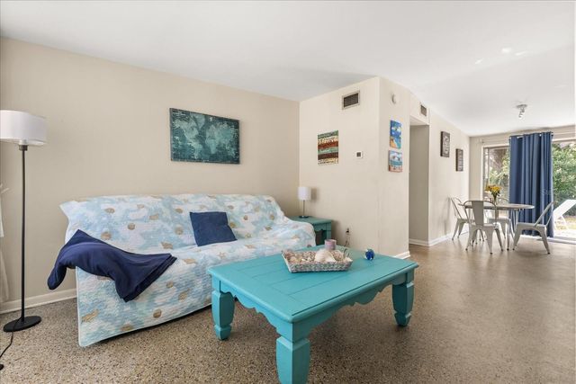 1595 HOWARD PLACE A & B, Largo, FL 33770