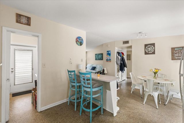 1595 HOWARD PLACE A & B, Largo, FL 33770