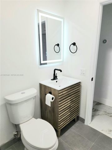 8615 SW 15th St, Pembroke Pines, FL 33025