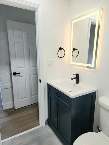 8615 SW 15th St, Pembroke Pines, FL 33025