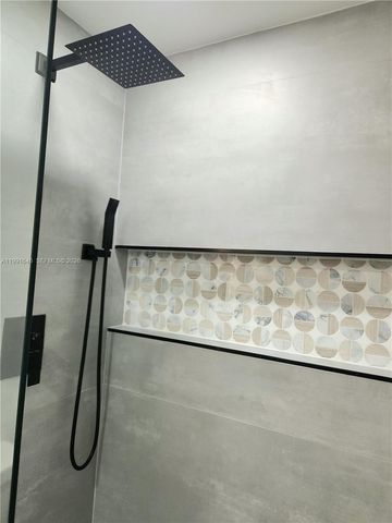 8615 SW 15th St, Pembroke Pines, FL 33025