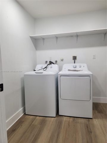 8615 SW 15th St, Pembroke Pines, FL 33025