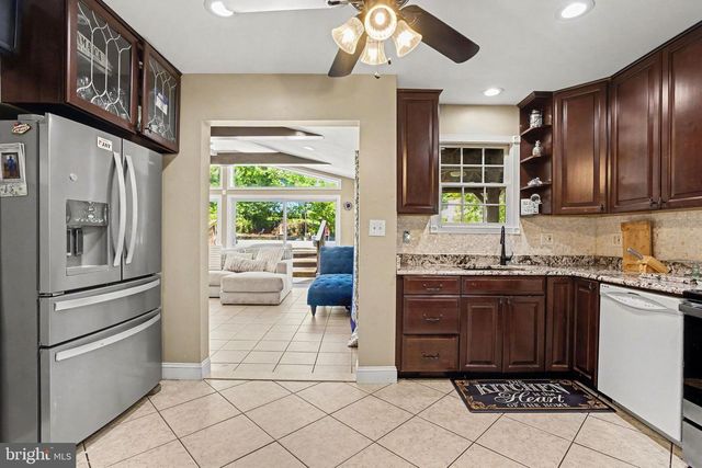 9836 HARFORD RD, Parkville, MD 21234