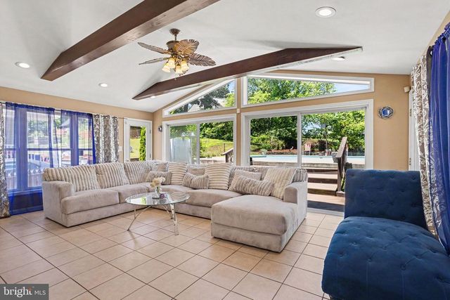 9836 HARFORD RD, Parkville, MD 21234