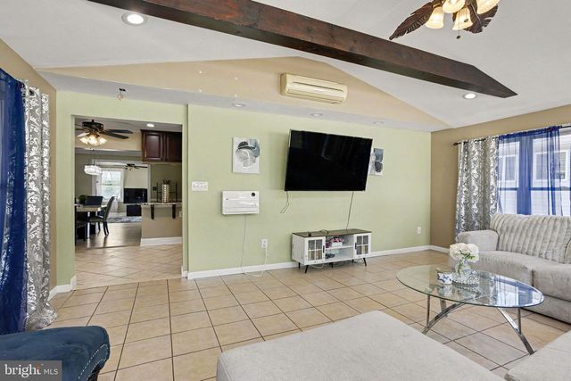 9836 HARFORD RD, Parkville, MD 21234