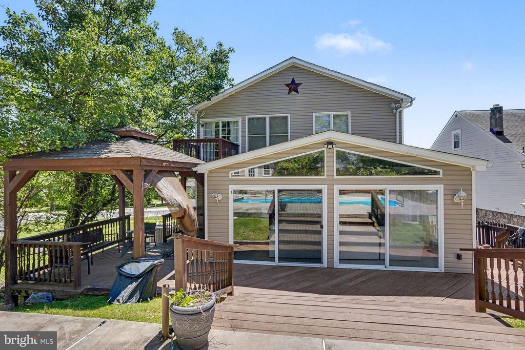 9836 HARFORD RD, Parkville, MD 21234