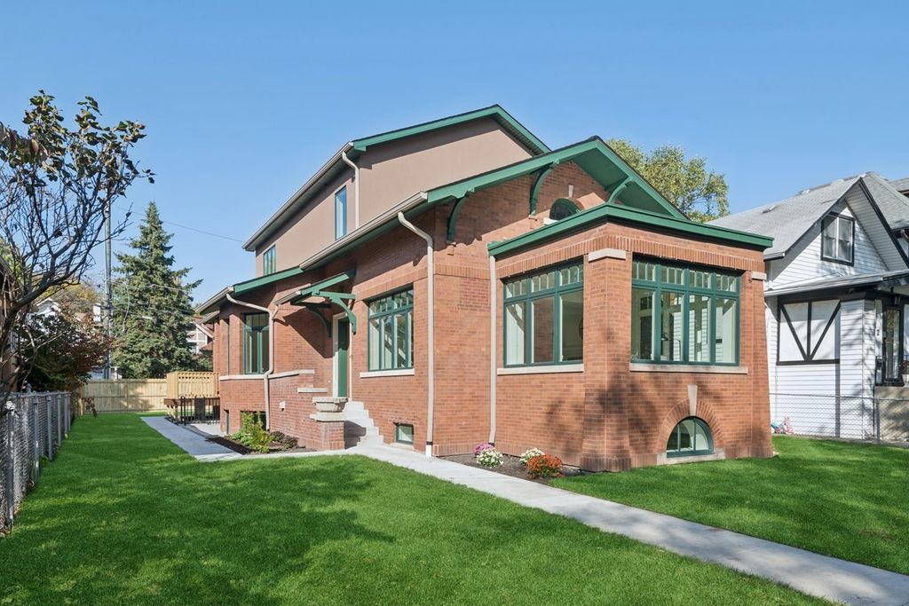 2616 W Sunnyside Avenue, Chicago, IL 60625 — exterior