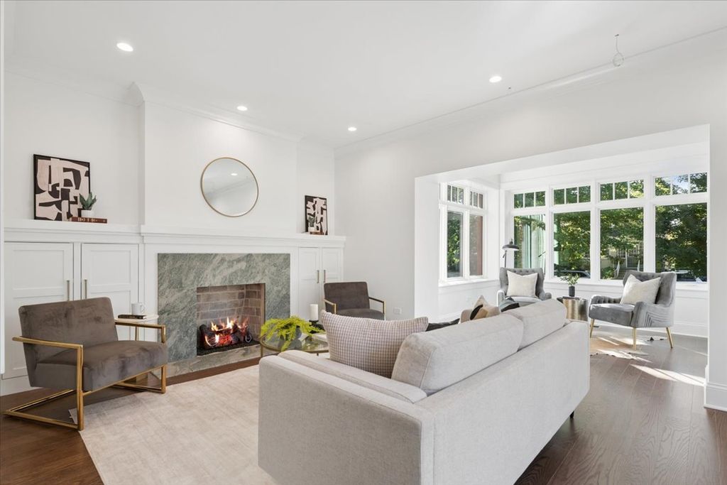 2616 W Sunnyside Avenue, Chicago, IL 60625 — photo 3