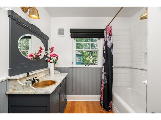 8952 Sw 25TH Ave, Portland, OR 97219