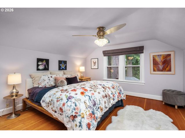 8952 Sw 25TH Ave, Portland, OR 97219