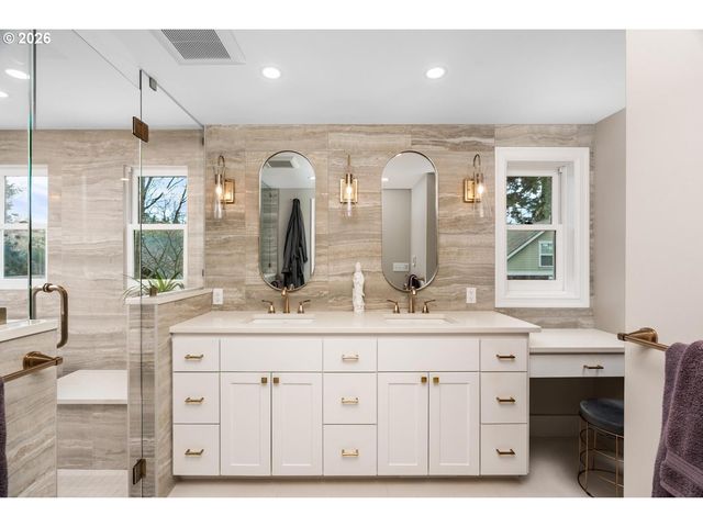 8952 Sw 25TH Ave, Portland, OR 97219