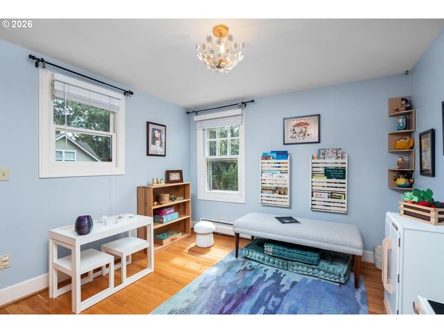 8952 Sw 25TH Ave, Portland, OR 97219