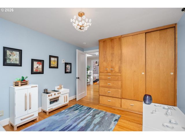 8952 Sw 25TH Ave, Portland, OR 97219