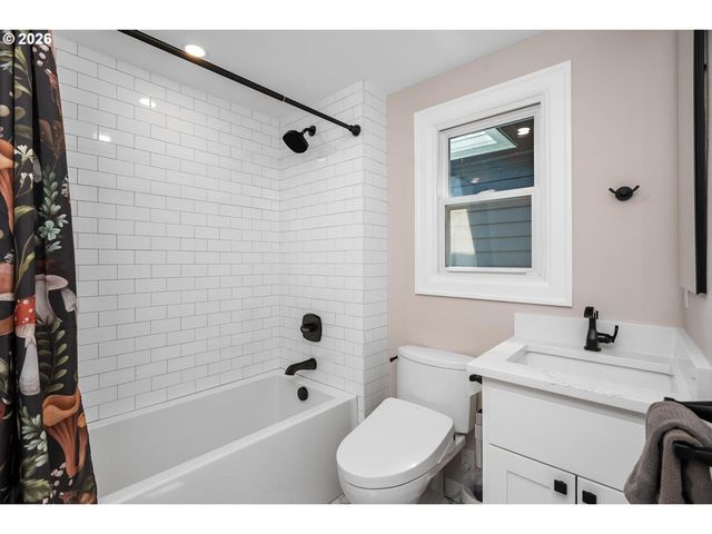 8952 Sw 25TH Ave, Portland, OR 97219