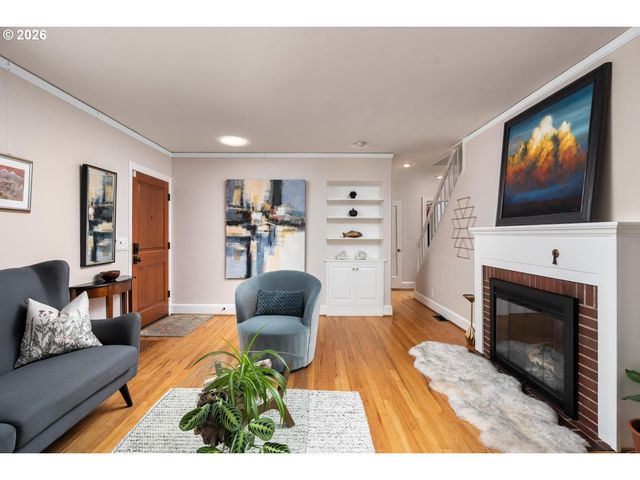 8952 Sw 25TH Ave, Portland, OR 97219