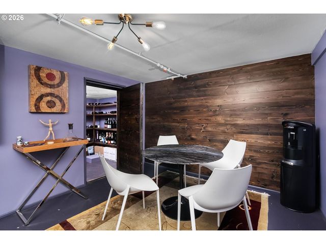 8952 Sw 25TH Ave, Portland, OR 97219