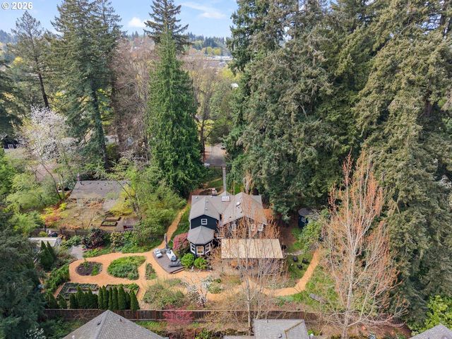 8952 Sw 25TH Ave, Portland, OR 97219