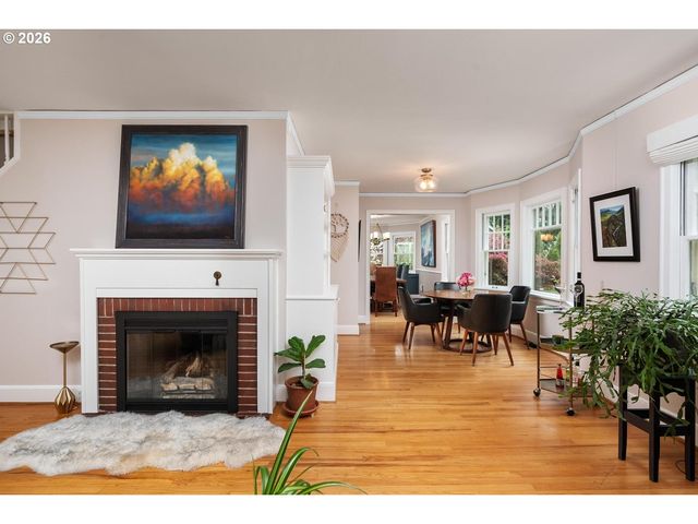 8952 Sw 25TH Ave, Portland, OR 97219