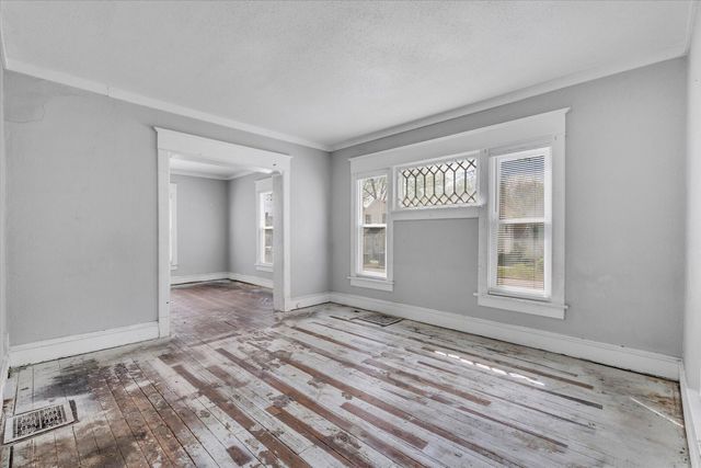 706 N Howell Street, Davenport, IA 52802